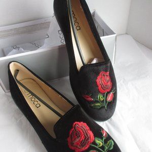 Slip On Loafers/Black Velvet/Embroidered Rose/Size 9/New in Box